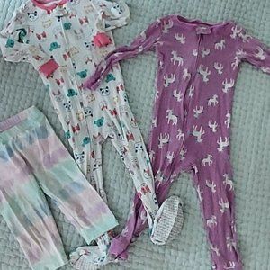 Two zip-up long pajamas, size 4T